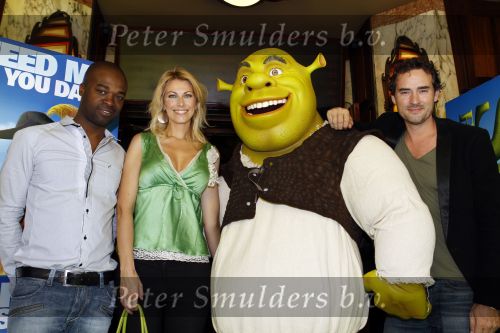 Amsterdam 27 juni 2010
Premiere Shrek 3 in Tuschinski. Ramon Beuk Susan Smit en Jeroen Nieuwenhuize
Peter Smulders bv