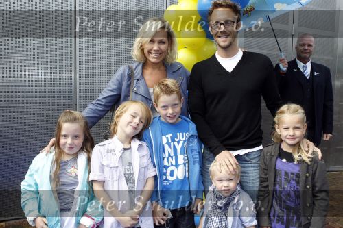 Amsterdam 19 juni 2010
Premiere Toy Story 3 in pathe arena. Tanja Jess met man Charly Luske en zoons
Peter Smulders bv