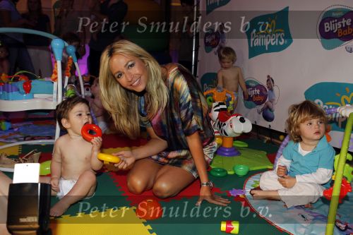 Amsterdam 22 juni 2010
Wendy v Dijk bij de presentatie van de nieuwe pamper bij Nemo.
Peter Smulders bv
