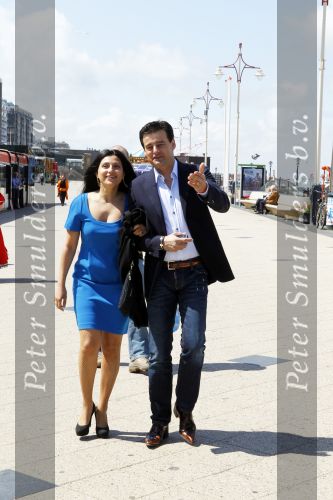Scheveningen 21 juni 2010
De jaarlijkse societylunch in Scheveningen. Wilfred Genee met zijn vrouw
Peter Smulders bv