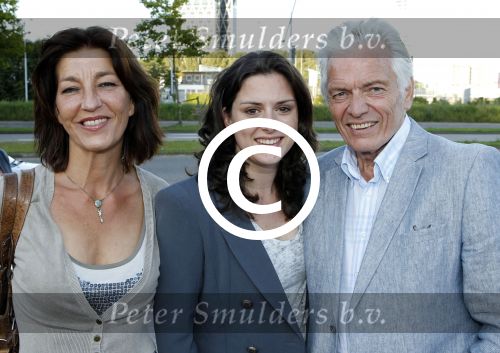 Amsterdam 15 augustus 2011
Premiere circus Renz in Amsterdam. Ben Cramer met vrouw en dochter
Peter Smulders bv