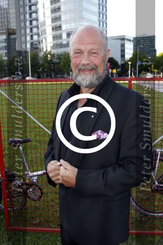 Amsterdam 15 augustus 2011
Premiere circus Renz in Amsterdam. Bert Simhoffer met vrouw en kinderen. Bert is 55 kg afgevallen
Peter Smulders bv