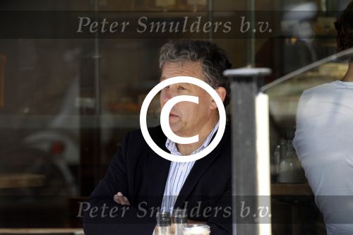 Amsterdam 15 augustus 2011
Charles Groenhuijzen op terras.
Peter Smulders bv