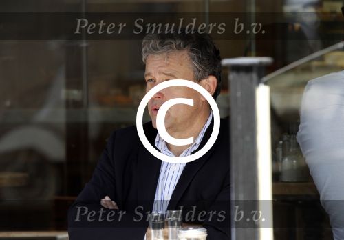 Amsterdam 15 augustus 2011
Charles Groenhuijzen op terras.
Peter Smulders bv