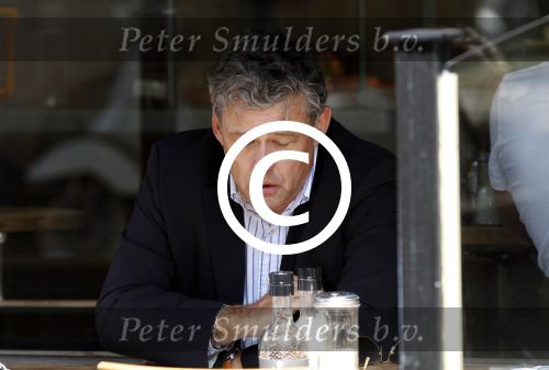 Amsterdam 15 augustus 2011
Charles Groenhuijzen op terras.
Peter Smulders bv