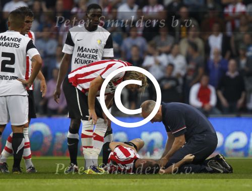 Eindhoven, 13 Augustus 2011
Kompetitiewedstrijd PSV-RKC, eindstand 1-0
Seizoen 2011/2012
Dries Mertens, geblesseerd aan zijn knie
Foto Junior Smulders