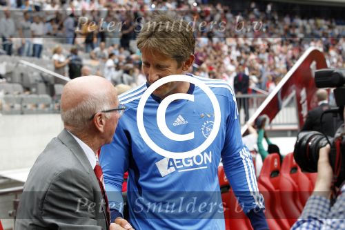 Amsterdam 3 augustus 2011
Afscheidswedstrijd Edwin v d Sar in Arena . Edwin en Sir Jacky Charlton
Peter Smulders bv