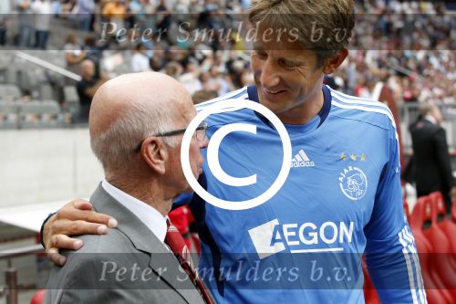 Amsterdam 3 augustus 2011
Afscheidswedstrijd Edwin v d Sar in Arena . Edwin en Sir Jacky Charlton
Peter Smulders bv