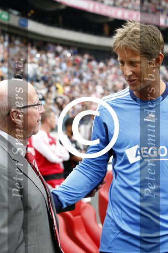 Amsterdam 3 augustus 2011
Afscheidswedstrijd Edwin v d Sar in Arena . Edwin en Sir Jacky Charlton
Peter Smulders bv
