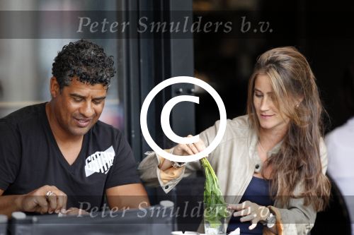 Amsterdam 3 augustus 2011
Frank Rijkaard met zijn vrouw op terras.
Peter Smulders bv