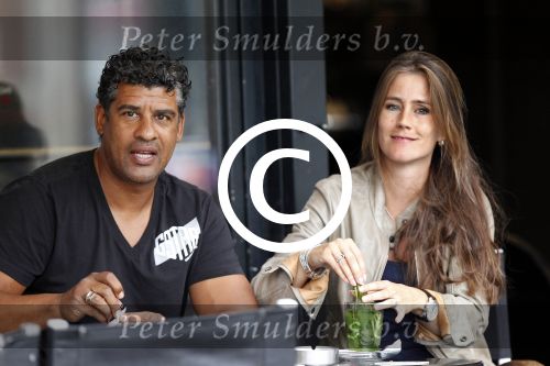 Amsterdam 3 augustus 2011
Frank Rijkaard met zijn vrouw op terras.
Peter Smulders bv