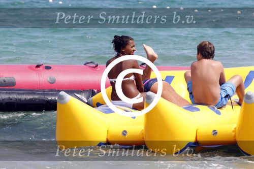 Ibiza 10 augustus 2011
Estelle en Joelle Gullit op vakantie op ibiza. Ruud en Maxim zijn samen naar Zuid Afrika voor een voetbaltournooi.
Peter Smulders bv
