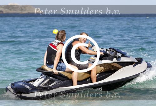 Ibiza 10 augustus 2011
John Ewbank met dochter Day en vrienden op ibiza en met jet ski.
Peter Smulders bv