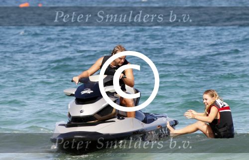 Ibiza 10 augustus 2011
John Ewbank met dochter Day en vrienden op ibiza en met jet ski.
Peter Smulders bv