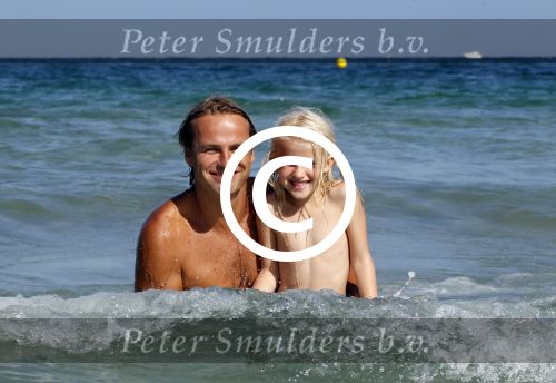 Ibiza 10 augustus 2011
John Ewbank met dochter Day en vrienden op ibiza en met jet ski.
Peter Smulders bv