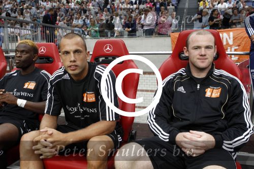 Amsterdam 3 augustus 2011
Afscheidswedstrijd Edwin v d Sar in Arena . Johnny Heitinga met Wayne Rooney
Peter Smulders bv