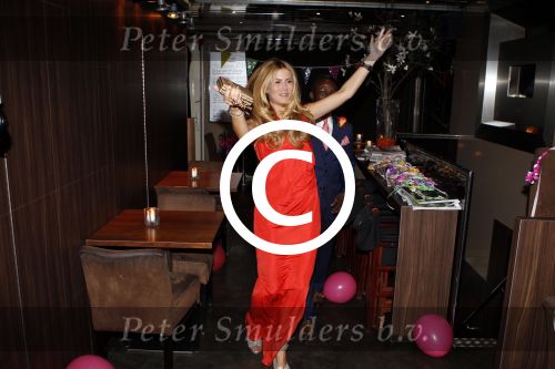 Amsterdam 16 juli 2011
Regilio Tuur heeft surprise party georganiseerd voor zijn vriendin Laura bij cafe PC. Hij gaf haar een auto voor haar 27e verjaardag.
Peter Smulders bv