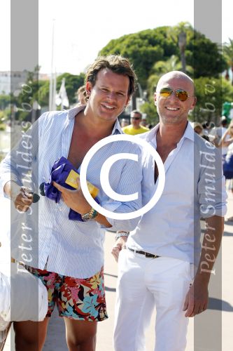 Cannes 14 juli 2011
Leco v Zadelhoff en vriend Rob op het strand van Cannes.
Peter Smulders bv