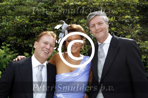 Ermelo 9 juli 2011
Trouwen Winston Gerschtanowitz en Renate Verbaan bij hotel het Roode Koper. Marcel Boekhoorn met zijn vriendin Danielle en Victor Muller
Peter Smulders bv
