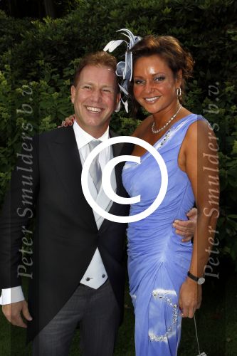 Ermelo 9 juli 2011
Trouwen Winston Gerschtanowitz en Renate Verbaan bij hotel het Roode Koper. Marcel Boekhoorn met zijn vriendin Danielle en Victor Muller
Peter Smulders bv