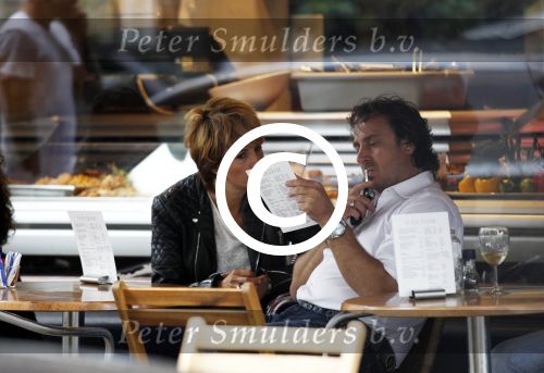 Amsterdam 3 augustus 2011
Marco en Leontine Borsato samen op terras.
Peter Smulders bv
