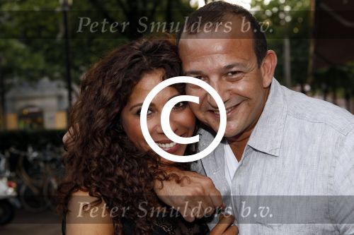 Amsterdam 7 juli 2011
Najib Amhali met zijn nieuwe vriendin Niama.
Peter Smulders bv