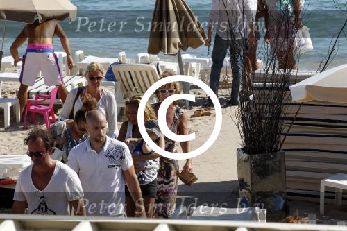 Cannes 14 juli 2011
Leco v Zadelhoff en vriend Rob op het strand van Cannes. Netty v d Veer
Peter Smulders bv