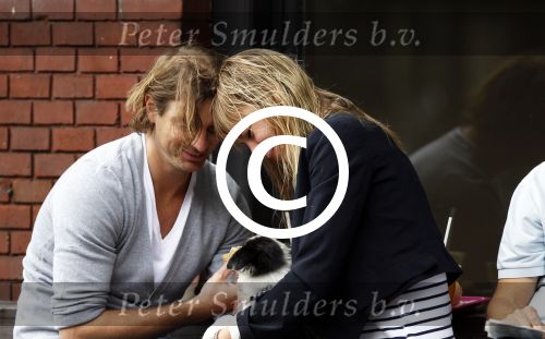 Amsterdam 16 juli 2011
Nicolette Kluijver met vriend op terras.
Peter Smulders bv