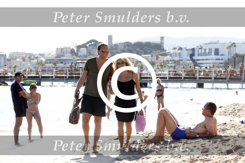 Cannes 14 juli 2011
Patricia Paay en Nicky v Dam op het strand van Cannes.
Peter Smulders bv