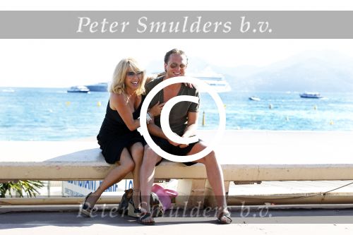 Cannes 14 juli 2011
Patricia Paay en Nicky v Dam op het strand van Cannes.
Peter Smulders bv
