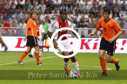 Amsterdam 3 augustus 2011
Afscheidswedstrijd Edwin v d Sar in Arena . Patrick Kluivert
Peter Smulders bv