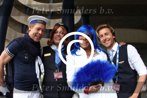 Amsterdam, 6 Augustus 2011
Gay Pride 2011
Patty Brard met vriend Antoinne v d Vijver en Carlo Boszhard met partner
Foto Peter Smulders BV