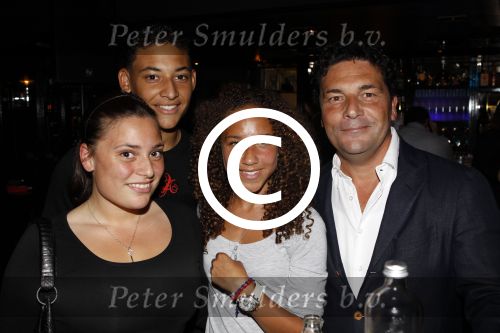 Amsterdam 7 juli 2011
Ronald Egger met kinderen bij feest in players.
Peter Smulders bv