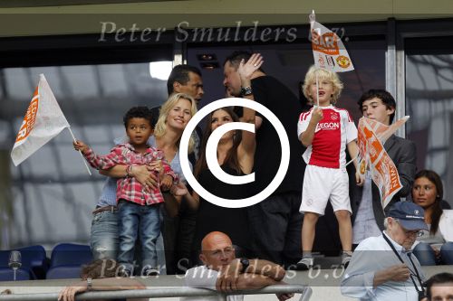 Amsterdam 3 augustus 2011
Afscheidswedstrijd Edwin v d Sar in Arena . Anouk en Max Smulders en Rossana Kluivert met Shane en Ninoi
Peter Smulders bv