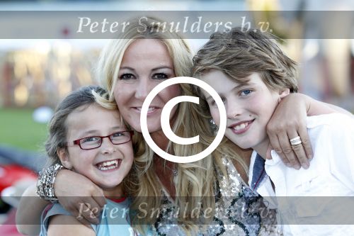 Amsterdam 15 augustus 2011
Premiere circus Renz in Amsterdam. Sittah met kinderen
Peter Smulders bv
