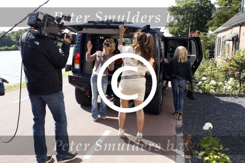 Amstelveen en Rotterdam 7 juli 2011
Eerste opname dag diva\'s draaien door met Patty Brard Patricia Paay en Tatjana.
Ze vertrekken vanaf het huis van Patty in een Hummer.
Peter Smulders bv