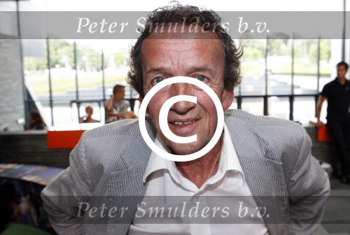 Hilversum 7 juli 2011
Ron Brandsteder presenteert de honeymoonquiz bij beeld en geluid. Tom Metz
Peter Smulders bv