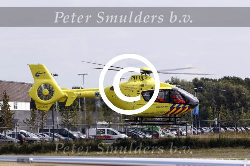 Rotterdam 15 augustus 2011
Presentatie nieuwe rtl programma Zie ze vliegen met oa Carlo Boszhard Gordon en Irene Moors op vliegveld Rotterdam Den Haag. Trauma Helicopter
Peter Smulders bv