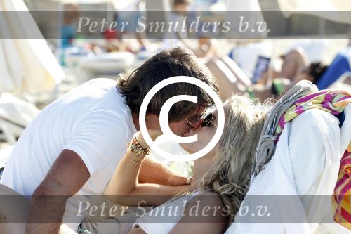 Ibiza 10 augustus 2011
Vivian Reijs met dochter Day en vriend Matias bij coco beach op ibiza.
Peter Smulders bv
