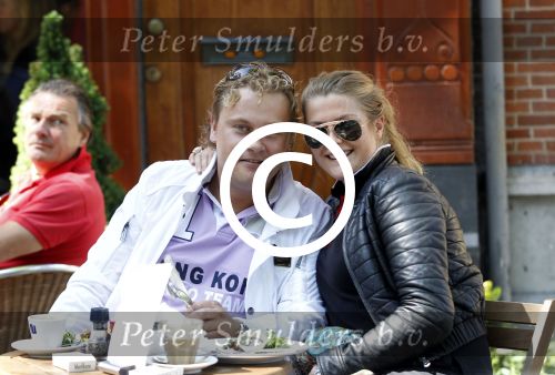 Amsterdam 15 juli 2011
Wesly Bronkhorst met zijn nieuwe vriendin Renee Gunning.
Peter Smulders bv