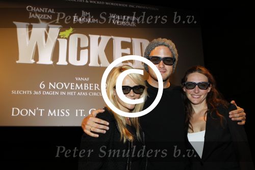 Amsterdam 14 juli 2011
Premiere commercial Wicked met in de hoofdrollen Chantal janzen Jim Bakkum Willemijn Verkaik Bill van Dijk en Pamela Teves.
Peter Smulders bv