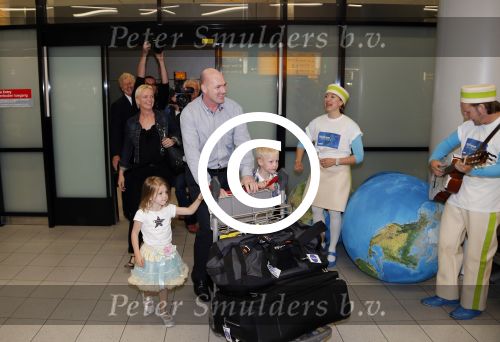 Schiphol 20 juli 2012
Andre Kuipers wordt op schiphol opgehaald door zijn vrouw en kinderen na zijn ruimtereis.
Peter Smulders bv
