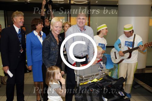 Schiphol 20 juli 2012
Andre Kuipers wordt op schiphol opgehaald door zijn vrouw en kinderen na zijn ruimtereis.
Peter Smulders bv