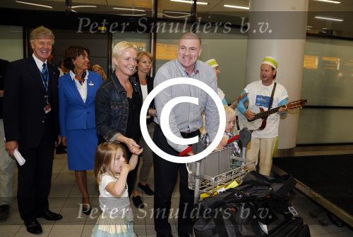 Schiphol 20 juli 2012
Andre Kuipers wordt op schiphol opgehaald door zijn vrouw en kinderen na zijn ruimtereis.
Peter Smulders bv