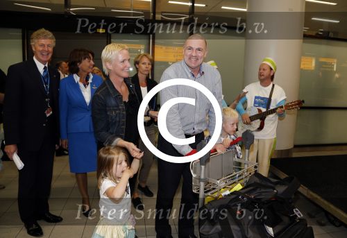 Schiphol 20 juli 2012
Andre Kuipers wordt op schiphol opgehaald door zijn vrouw en kinderen na zijn ruimtereis.
Peter Smulders bv