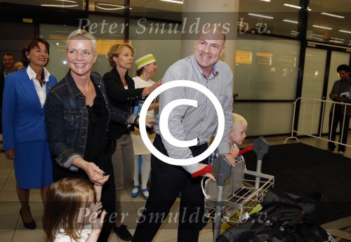 Schiphol 20 juli 2012
Andre Kuipers wordt op schiphol opgehaald door zijn vrouw en kinderen na zijn ruimtereis.
Peter Smulders bv