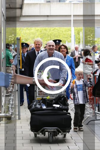 Schiphol 20 juli 2012
Andre Kuipers wordt op schiphol opgehaald door zijn vrouw en kinderen na zijn ruimtereis.
Peter Smulders bv
