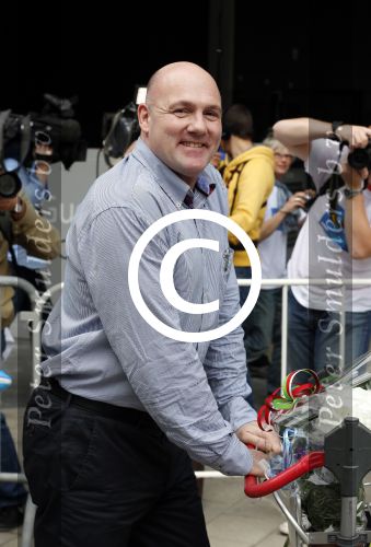 Schiphol 20 juli 2012
Andre Kuipers wordt op schiphol opgehaald door zijn vrouw en kinderen na zijn ruimtereis.
Peter Smulders bv