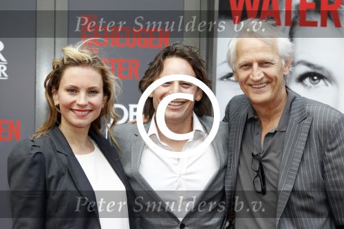 Amsterdam 17 juni 2012
Premiere het geheugen van water in het nieuwe de la mar. Annelieke Bouwens met Cas jansen
Peter Smulders bv