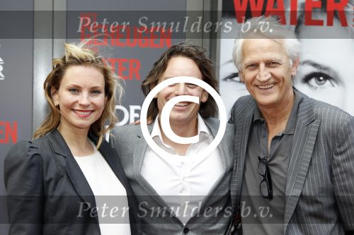 Amsterdam 17 juni 2012
Premiere het geheugen van water in het nieuwe de la mar. Annelieke Bouwens met Cas jansen
Peter Smulders bv